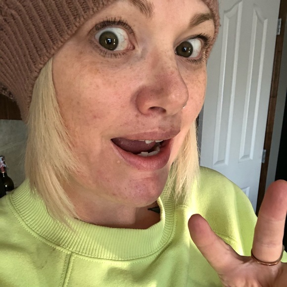 Meet your Posher, Becky - Picture 2 of 2